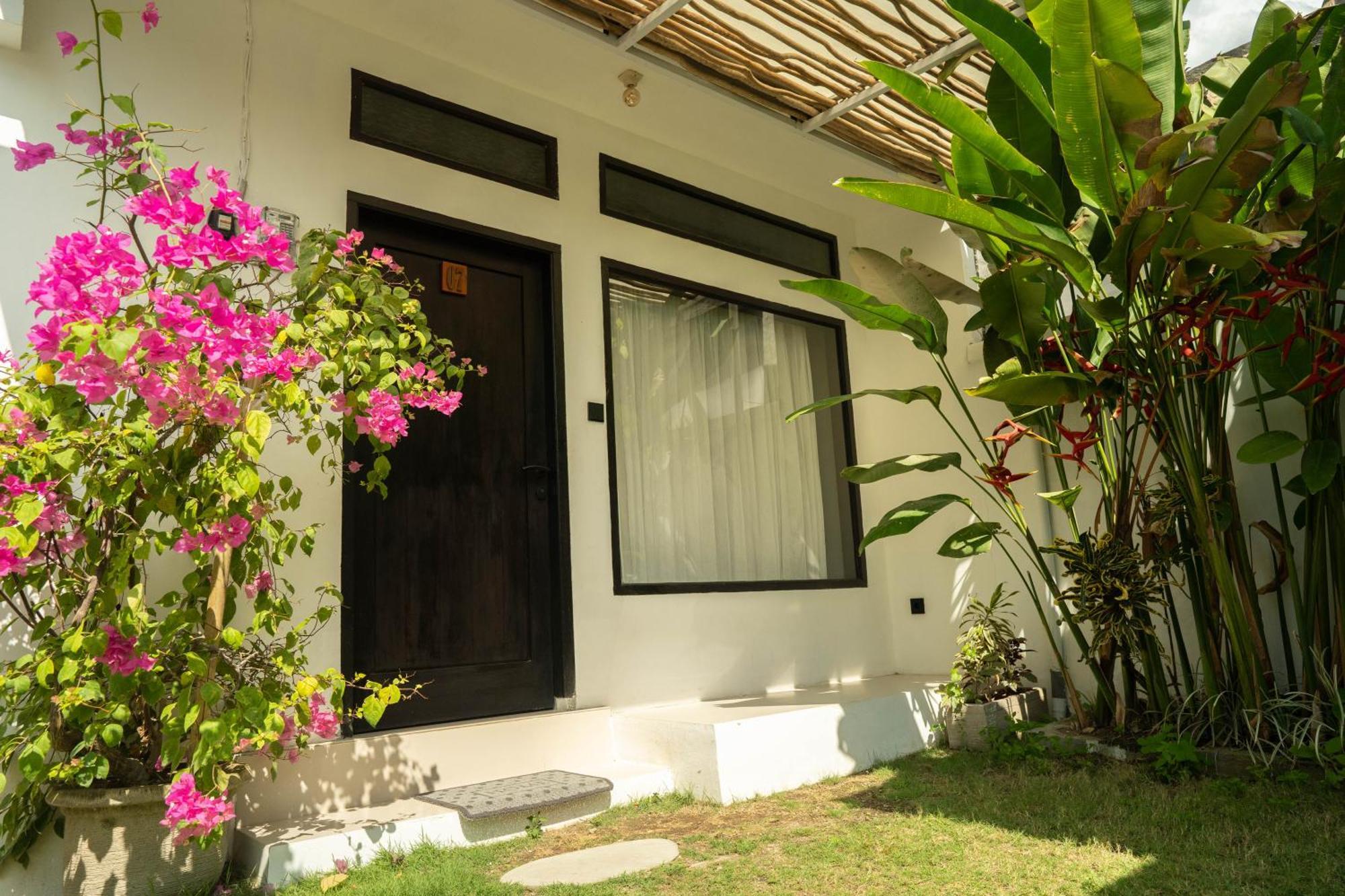 Susurro Villas Kuta  Exterior photo